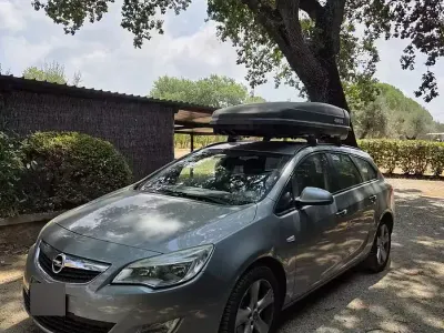 Usata Opel Astra 140 CV (102 kW) 2013 Station wagon
