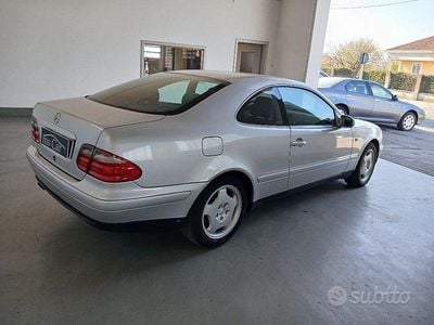 Usata Mercedes CLK200 Elegance 135 CV (99 kW) 1998 Grigio Coupé