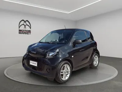 Usata Smart ForTwo Electric Drive Pure 60 kW (82 CV) 2021 Nero Berlina
