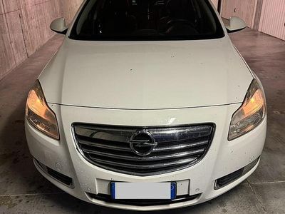 Usata Opel Insignia 130 CV (95 kW) 2012 Bianco Station wagon
