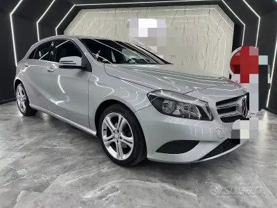 Usata Mercedes A180 122 CV (89 kW) 2013 Grigio Utilitaria