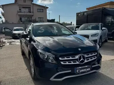 Occasion Mercedes GLA200 136 ch (100 kW) 2017 Bleue SUV