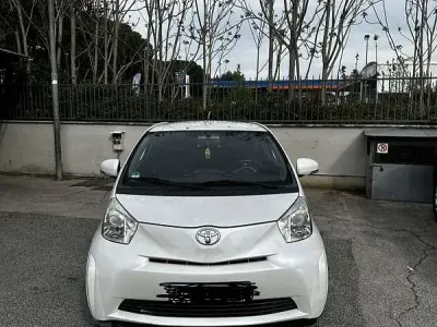 Usata Toyota iQ Sol 68 CV (50 kW) 2009 Utilitaria
