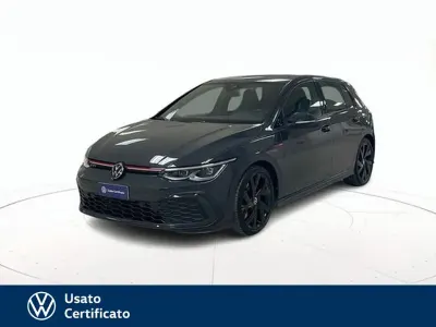 Usata VW Golf VIII GTI 245 CV (180 kW) 2023 Grigio / pastello Berlina