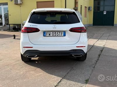 Usata Mercedes 200 163 CV (119 kW) 2019 Bianco Utilitaria