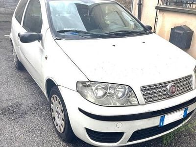 Usata Fiat Punto 60 CV (44 kW) 2009 Bianco Utilitaria
