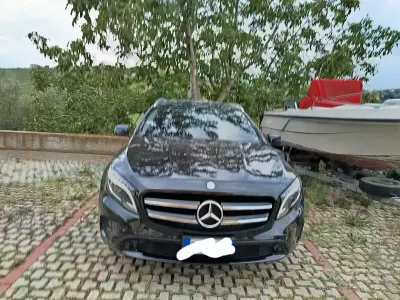 Usata Mercedes GLA180 109 CV (80 kW) 2015 Nero SUV