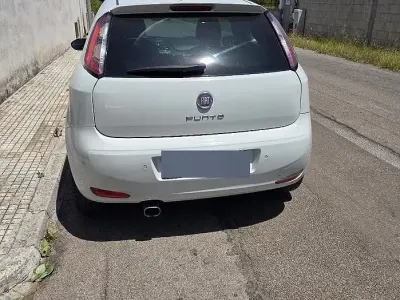 Usata Fiat Grande Punto 75 CV (55 kW) 2014 Bianco Utilitaria