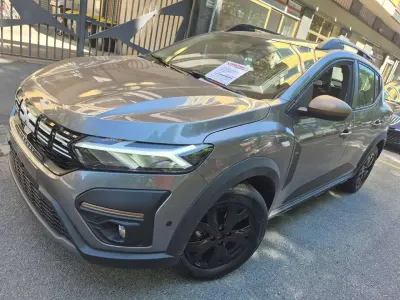 Nuova Dacia Sandero Extreme 101 CV (74 kW) 2025 Grigio scuro metallizzato Berlina
