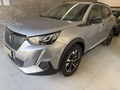 Usata Peugeot 2008 Allure 131 CV (96 kW) 2023 Grigio SUV