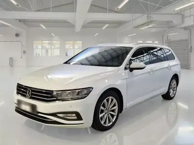 Usata VW Passat Business 150 CV (110 kW) 2022 Bianco Station wagon