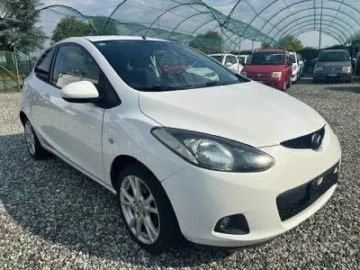 Usata Mazda 2 86 CV (63 kW) 2008 Bianco Utilitaria