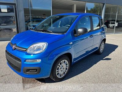 Nuova Fiat Panda 70 CV (51 kW) 2025 Blu/azzurrotessuto nero con monogramma fiat  fascia plancia antracite Utilitaria