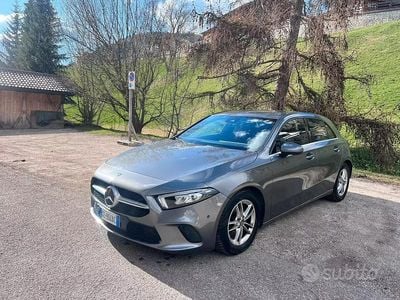 Usata Mercedes 180 116 CV (85 kW) 2022 Grigio Berlina
