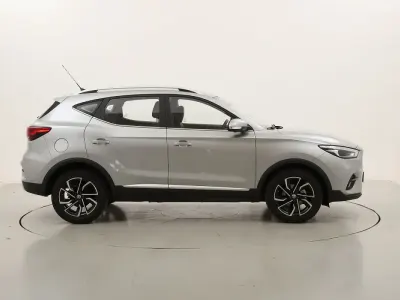 Usata MG ZS Luxury 106 CV (77 kW) 2025 Argentoargento SUV