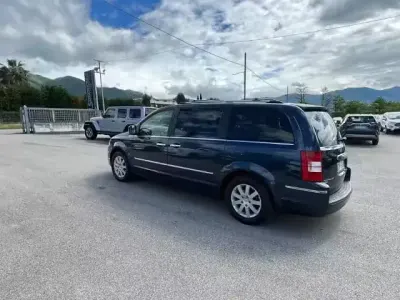 Usata Chrysler Grand Voyager Limited 163 CV (119 kW) 2008 Blu Monovolume