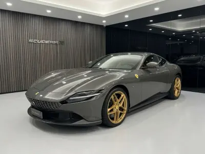 Usata Ferrari Roma 620 CV (456 kW) 2024 Grigio scuro Cabrio