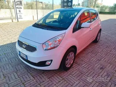 Usata Kia Venga 115 CV (84 kW) 2011 Bianco Utilitaria