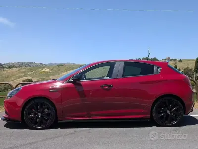 Usata Alfa Romeo Giulietta Veloce 240 CV (176 kW) 2016 Rosso Utilitaria