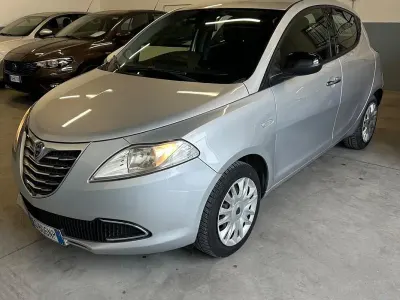 Usata Lancia Ypsilon S 69 CV (50 kW) 2013 Grigio Utilitaria