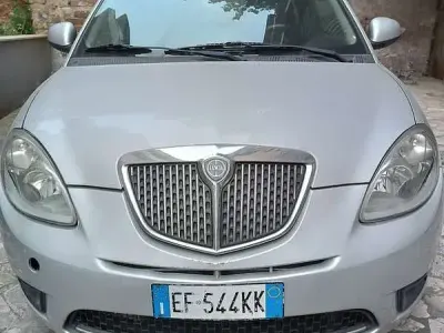 Usata Lancia Ypsilon 60 CV (44 kW) 2010 Utilitaria