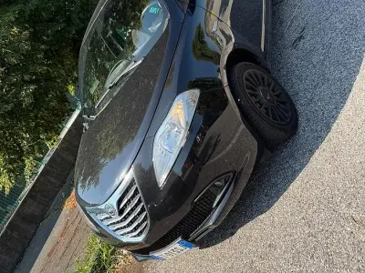 Usata Lancia Ypsilon 69 CV (50 kW) 2014 Nero Utilitaria