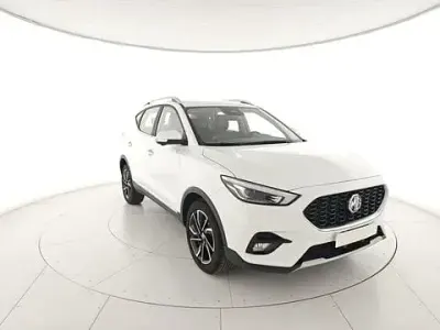 Usata MG ZS Luxury 106 CV (77 kW) 2024 Bianco SUV