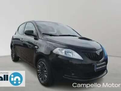 Usata Lancia Ypsilon Silver 69 CV (50 kW) 2023 Nero vulcano metallizzato Utilitaria