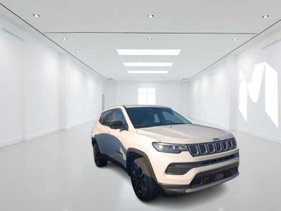 Occasion Jeep Compass Altitude 190 ch (139 kW) 2024 Gris SUV
