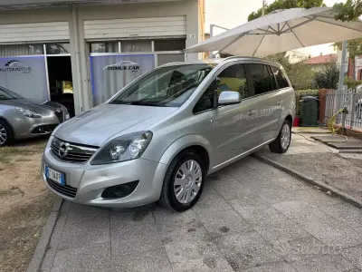 Usata Opel Zafira 150 CV (110 kW) 2013 Grigio Monovolume