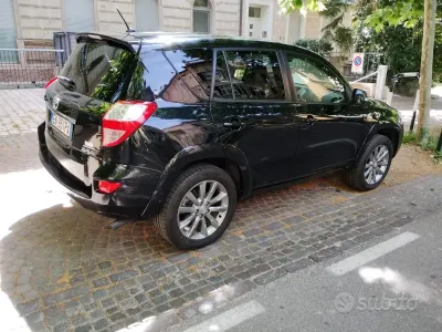 Usata Toyota RAV4 128 CV (94 kW) 2012 Nero SUV