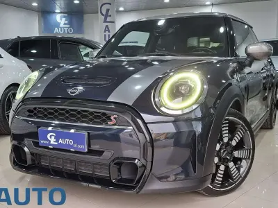 Usata Mini John Cooper Works 178 CV (130 kW) 2021 Enigmatic black metallic Utilitaria