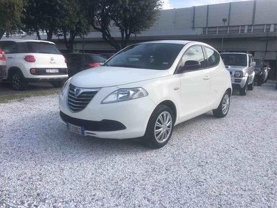 Usata Lancia Ypsilon 69 CV (50 kW) 2013 Bianco Utilitaria