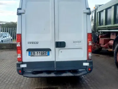 Nuova Iveco Daily 106 CV (77 kW) 2025 Berlina
