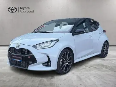 Usata Toyota Yaris Sport 92 CV (67 kW) 2022 Ash grey bitone Utilitaria