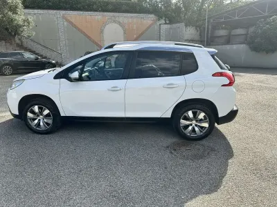 Usata Peugeot 2008 Active 75 CV (55 kW) 2016 Bianco SUV