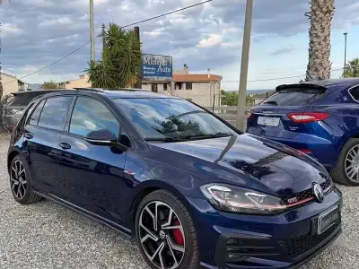 Usata VW Golf VII GTI 245 CV (180 kW) 2018 Blu Berlina