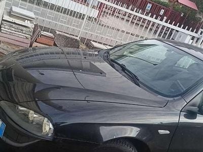 Usata Alfa Romeo 147 Distinctive 105 CV (77 kW) 2005 Nero Utilitaria