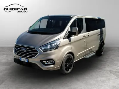 Usata Ford Tourneo Titanium 185 CV (136 kW) 2021 Beige