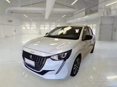 Usata Peugeot 208 Allure 102 CV (75 kW) 2022 Bianco Utilitaria