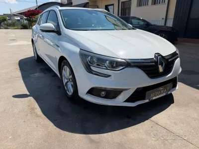 Usata Renault Mégane GrandTour Business 95 CV (69 kW) 2018 Bianco Station wagon