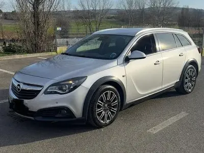 Usata Opel Insignia Country Tourer 163 CV (119 kW) 2015 Grigio Station wagon