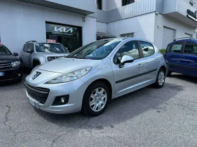 Usata Peugeot 207 73 CV (53 kW) 2009 Argento Berlina