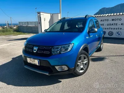 Gebraucht Dacia Sandero Stepway 90 PS (66 kW) 2017 Blau Limousine