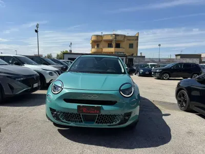 Occasion Fiat 600 La Prima 101 ch (74 kW) 2025 Bleue SUV