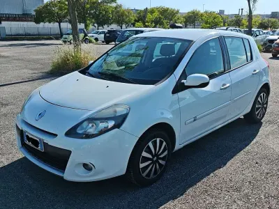 Usata Renault Clio III Dynamique 86 CV (63 kW) 2009 Bianco Berlina