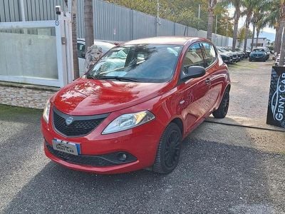 Usata Lancia Ypsilon Gold 69 CV (50 kW) 2020 Rosso Utilitaria