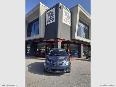 Gebraucht Lancia Ypsilon Gold 69 PS (50 kW) 2022 Blau Kleinwagen
