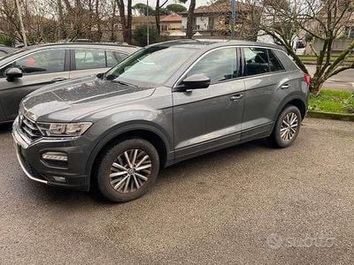 Usata VW T-Roc Business 116 CV (85 kW) 2019 Grigio SUV