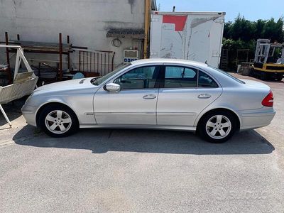 Usata Mercedes E280 177 CV (130 kW) 2005 Grigio Berlina